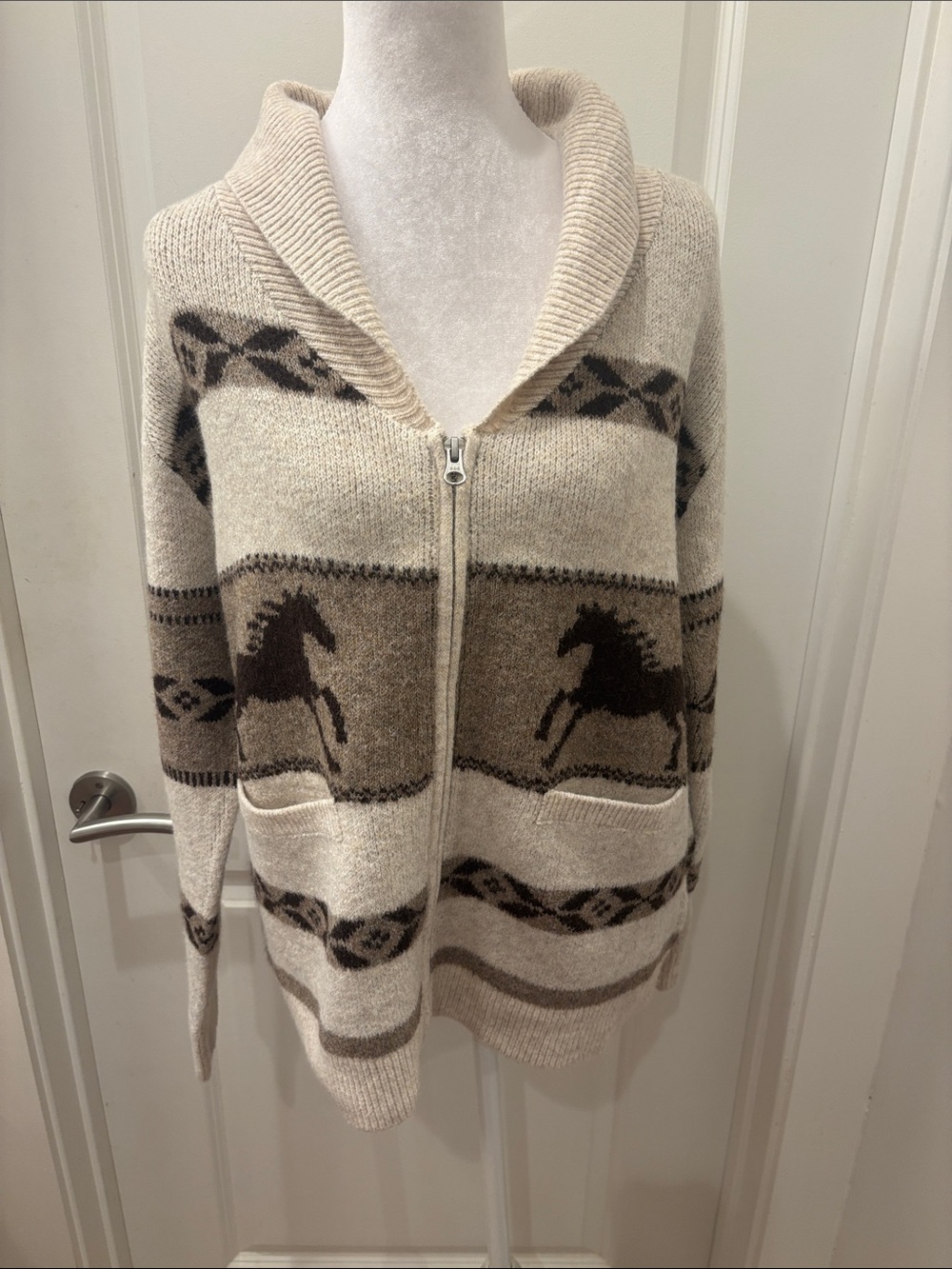 NWT Heartloom Cream and Brown Zip-Front Shawl Collar Horse print Cardigan- XS